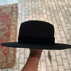 BRAnd NeW LACK OF COLOR black felt hat